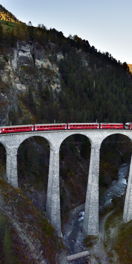 Landwasserviadukt, Bahnlinie der Rhätischen Bahn © Lorenz A. Fischer